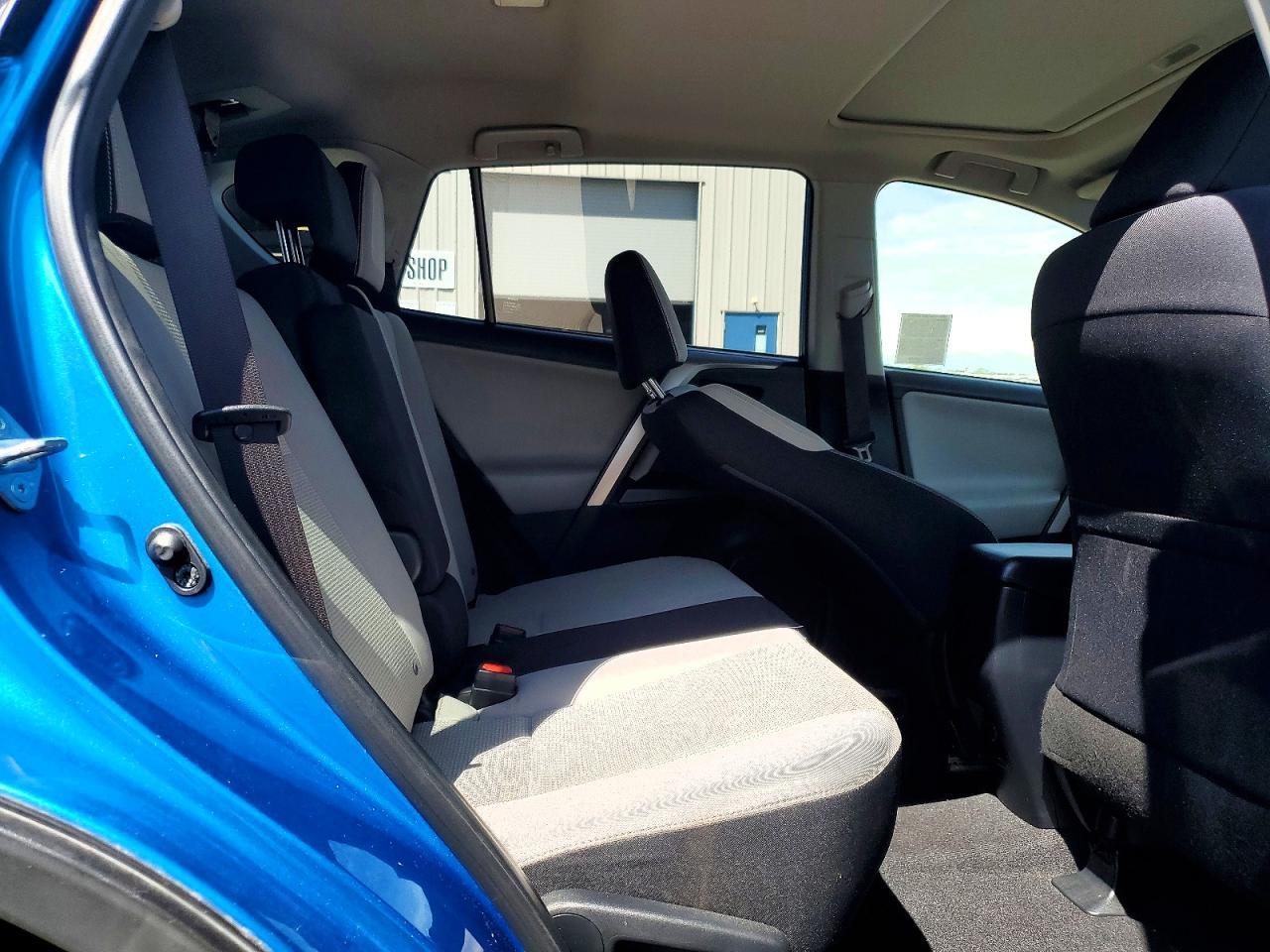 2016 Toyota Rav4 Xle - zdjęcie 11