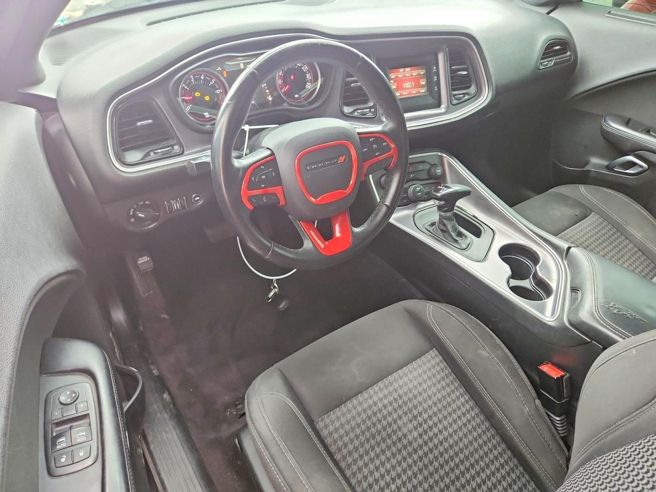 2016 Dodge Challenger Sxt - zdjęcie 8