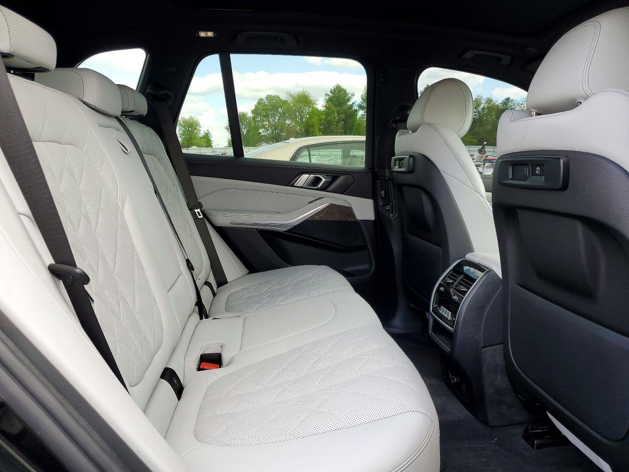 2023 BMW X5 xDrive40I - zdjęcie 11