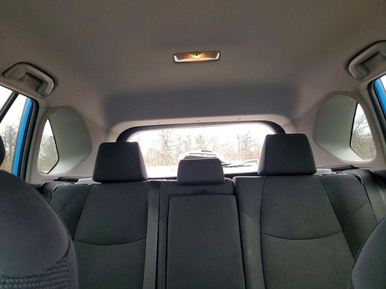 2020 Toyota Rav4 Le - zdjęcie 10