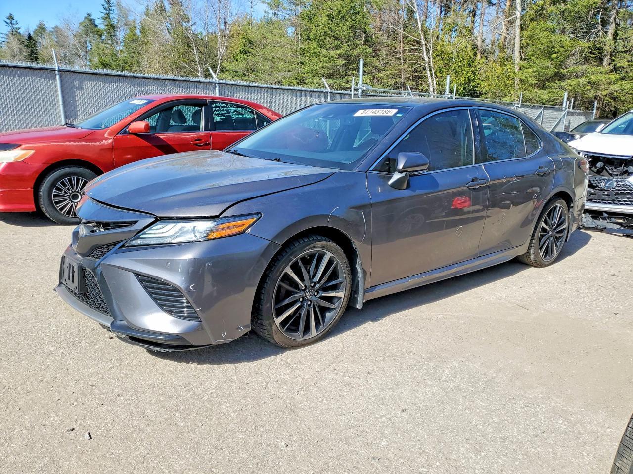 2018 Toyota Camry Xse - zdjęcie główne