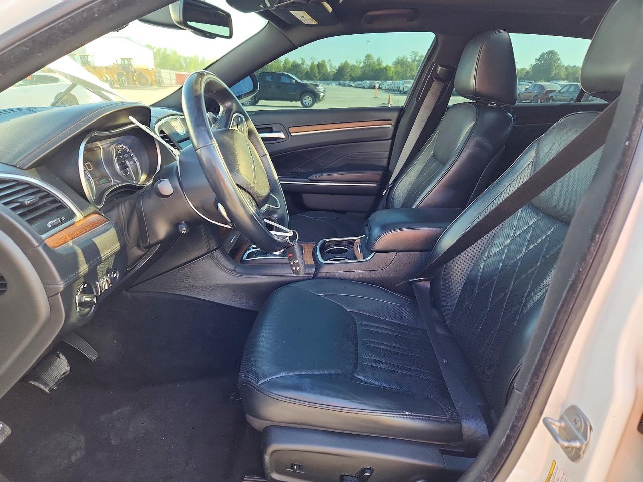 2015 Chrysler 300C Platinum - zdjęcie 7
