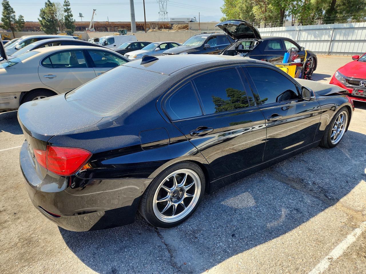 2015 BMW 320 I - zdjęcie 3