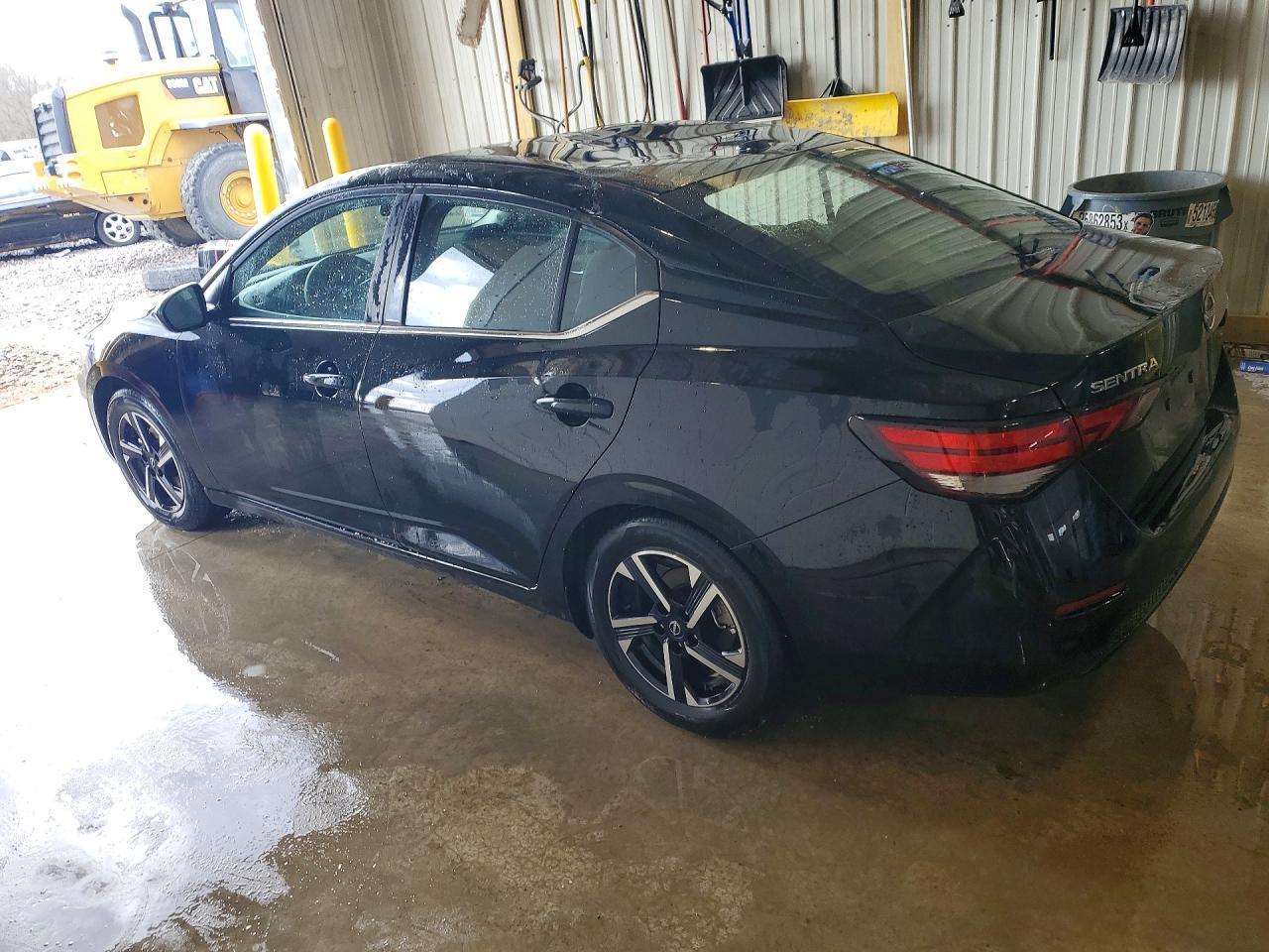 2025 Nissan Sentra Sv - zdjęcie 2