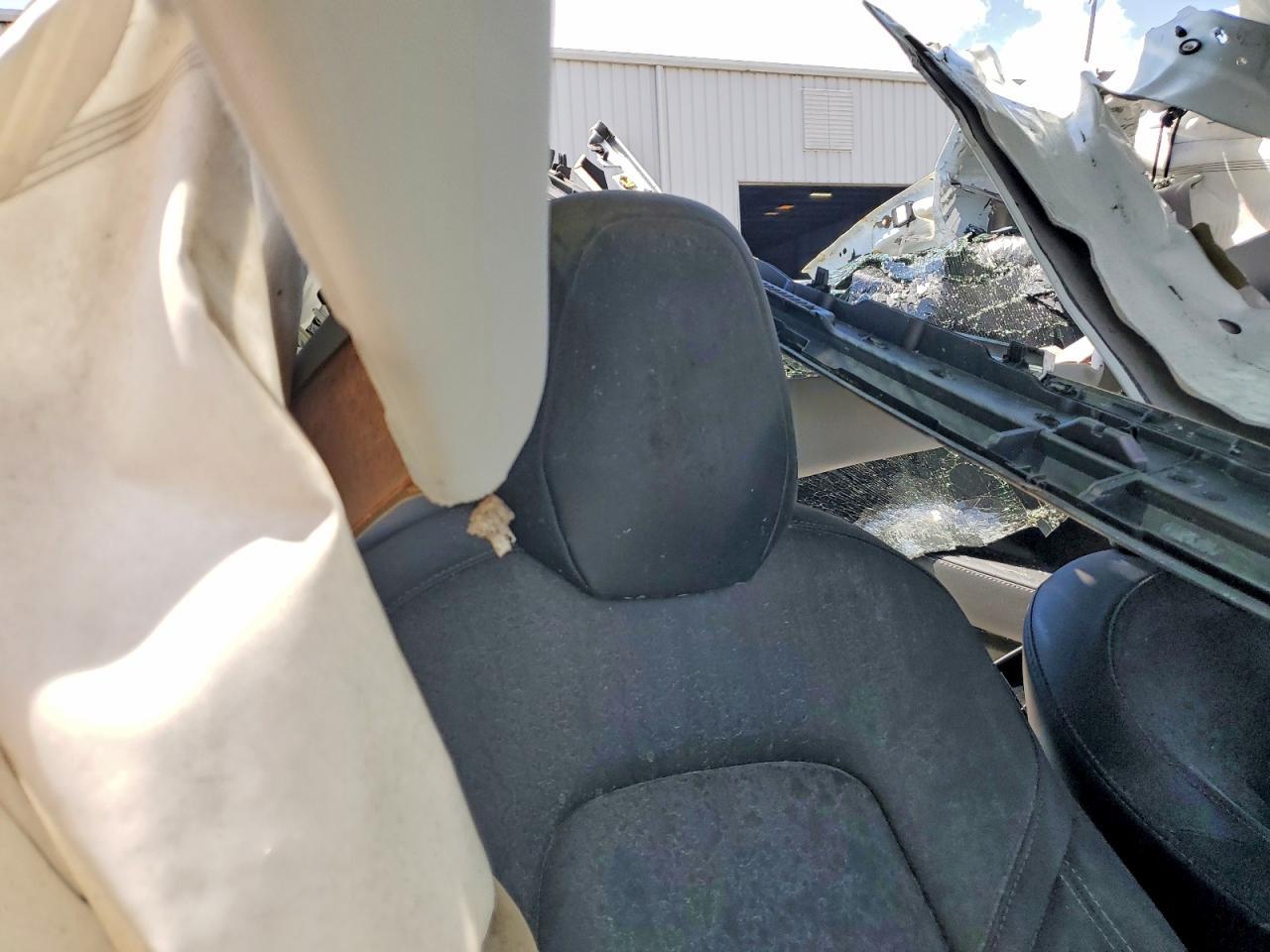 2018 Tesla Model 3 - zdjęcie 10