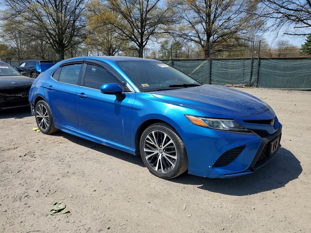 2019 Toyota Camry Se - zdjęcie 4