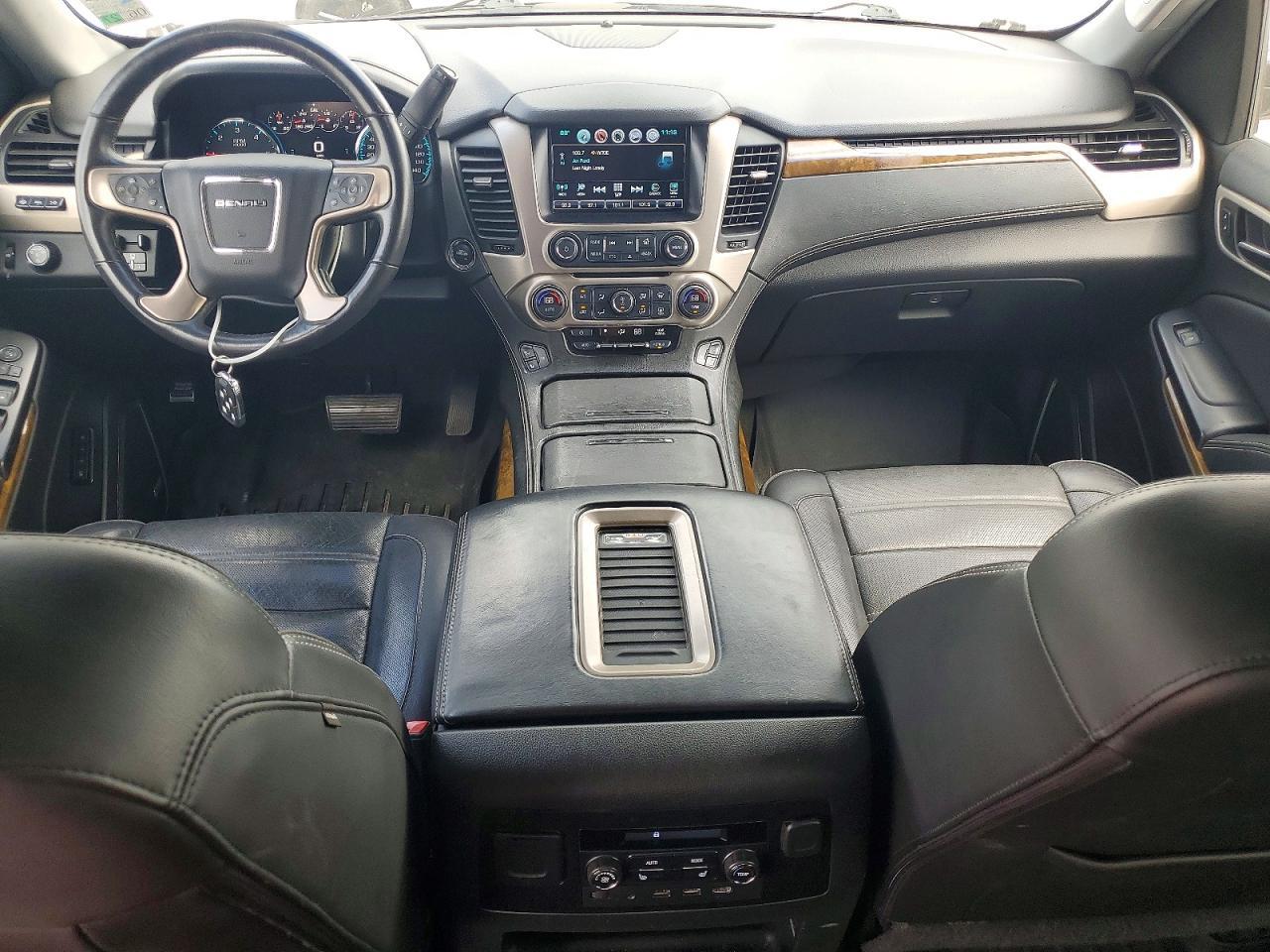 2017 GMC Yukon Denali - zdjęcie 8