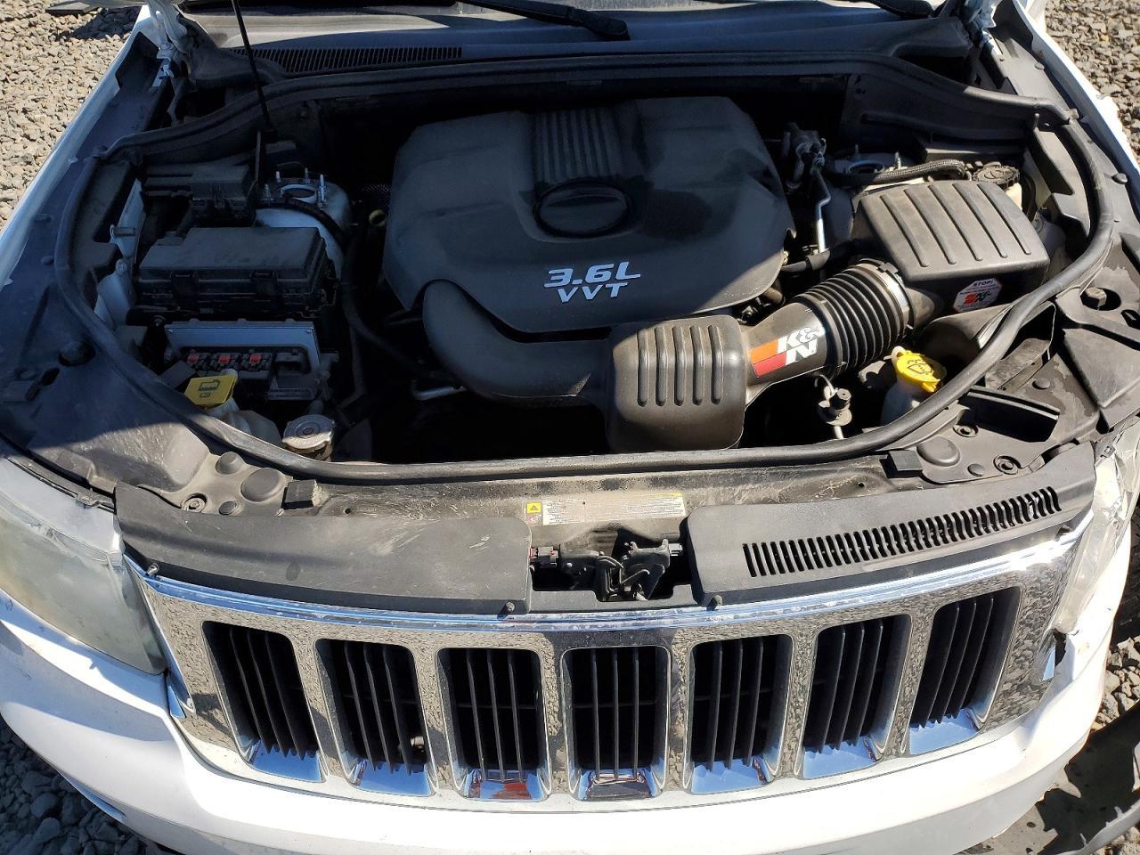 2013 Jeep Grand Cherokee Laredo - zdjęcie 12