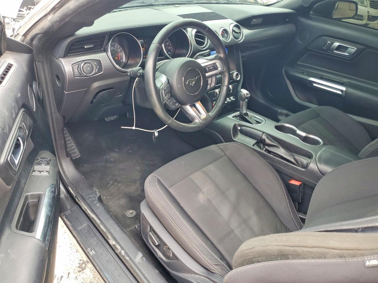 2019 Ford Mustang - zdjęcie 10