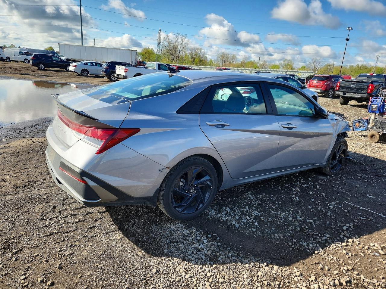 2026 Hyundai Elantra Sel Sport - zdjęcie 3