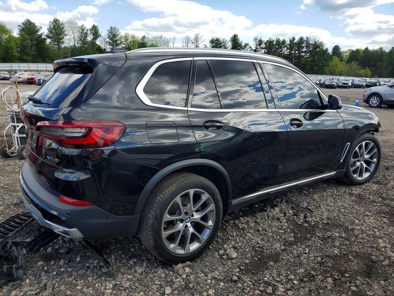 2023 BMW X5 xDrive40I - zdjęcie 3