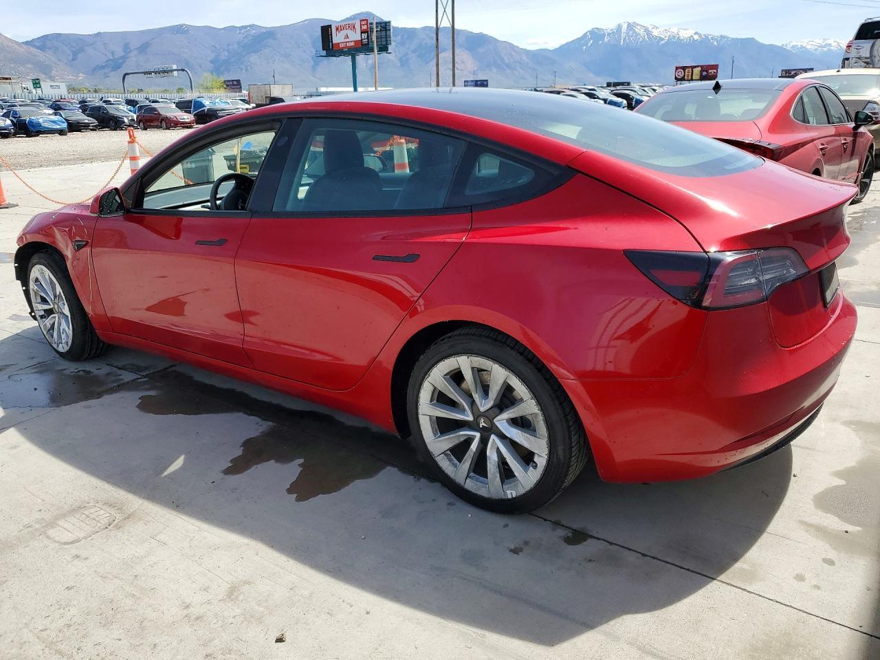 2022 Tesla Model 3 - zdjęcie 2