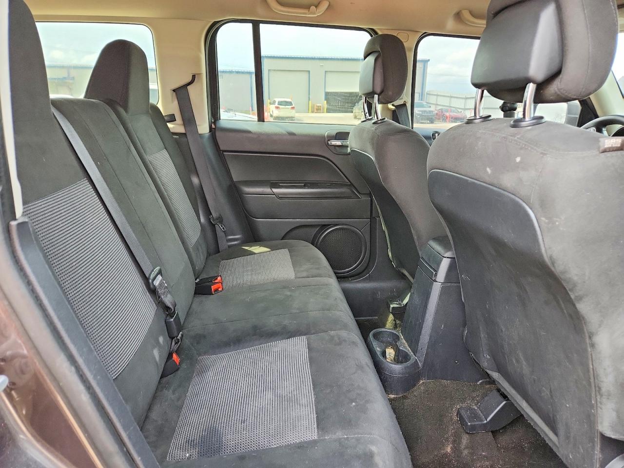 2015 Jeep Patriot Sport - zdjęcie 11