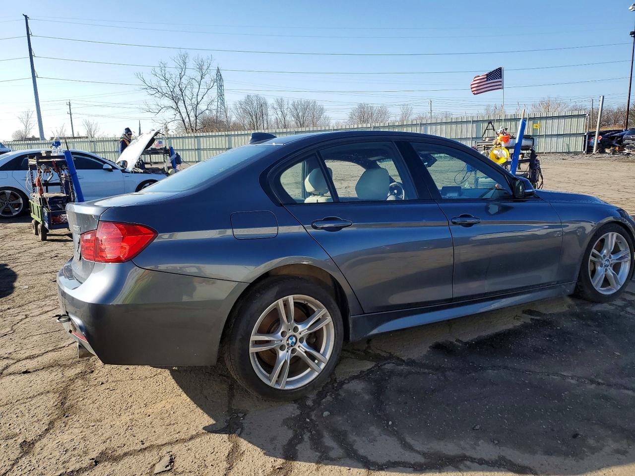 2015 BMW 335 Xi - zdjęcie 3