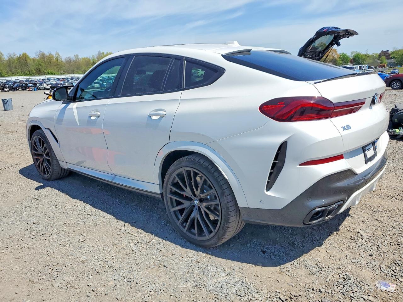 2026 BMW X6 M60I - zdjęcie 2