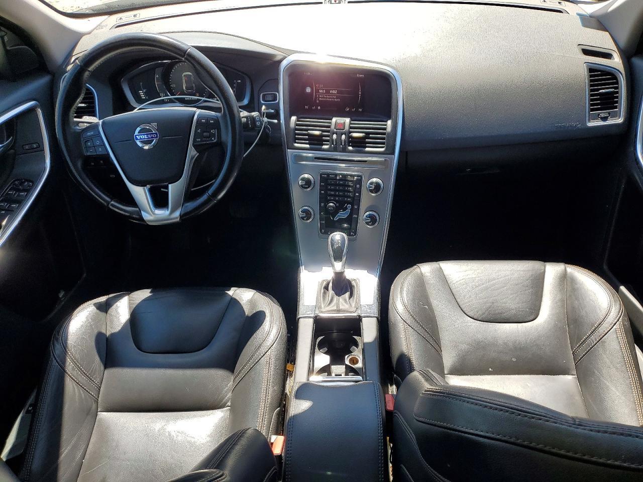 2017 Volvo Xc60 T6 Dynamic - zdjęcie 8