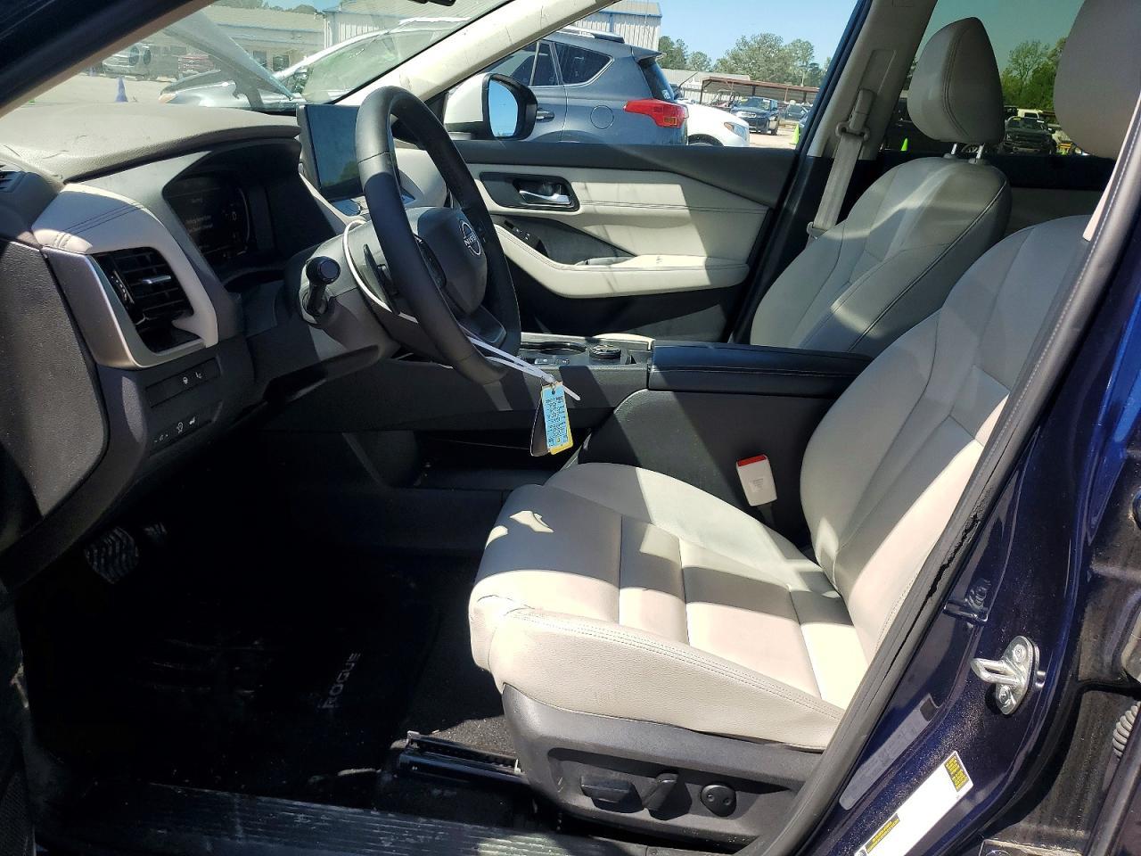 2025 Nissan Rogue Sl - zdjęcie 7