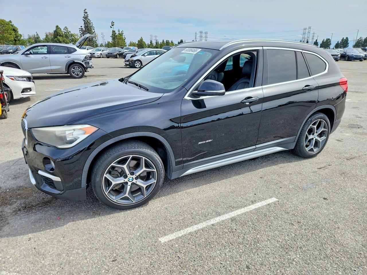 2016 BMW X1 xDrive28I - zdjęcie główne