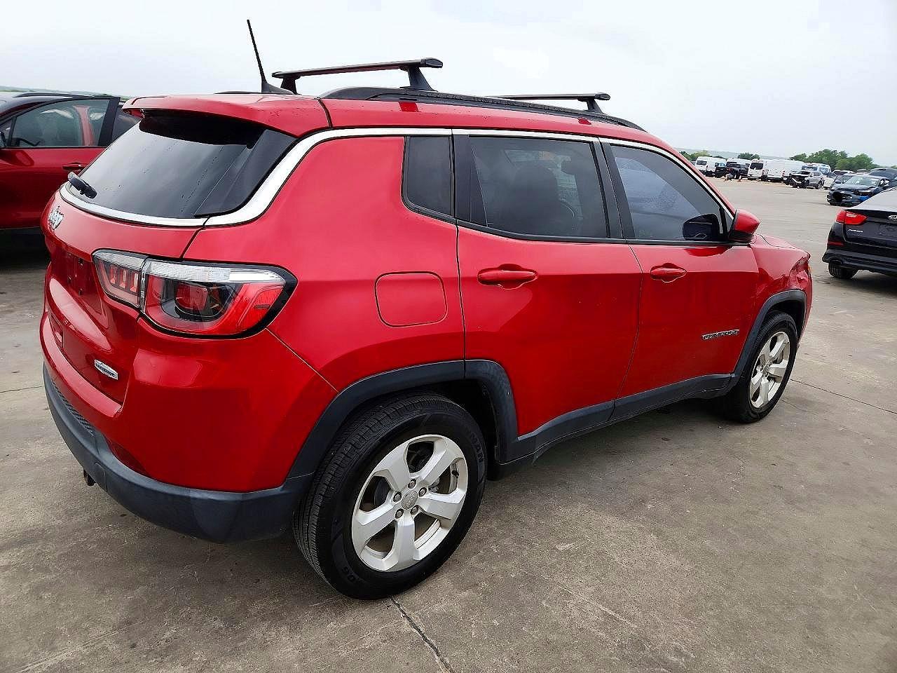 2018 Jeep Compass Latitude - zdjęcie 3