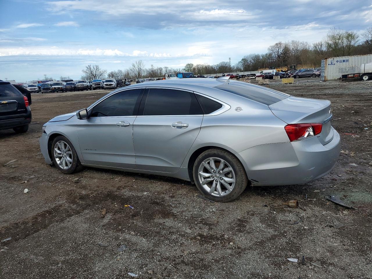 2018 Chevrolet Impala Lt - zdjęcie 2