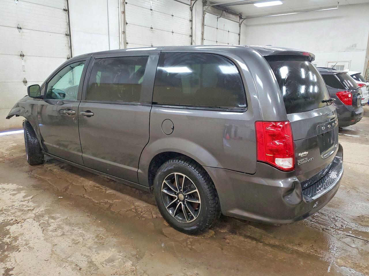 2019 Dodge Grand Caravan Gt - zdjęcie 2