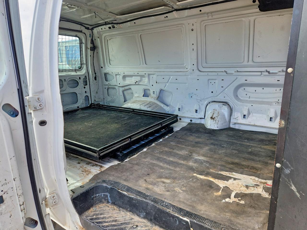 2013 Ford Econoline E250 Van - zdjęcie 11