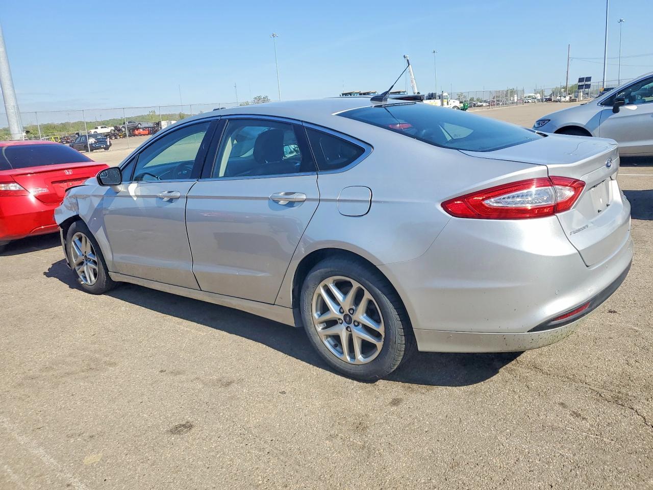 2013 Ford Fusion Se - zdjęcie 2