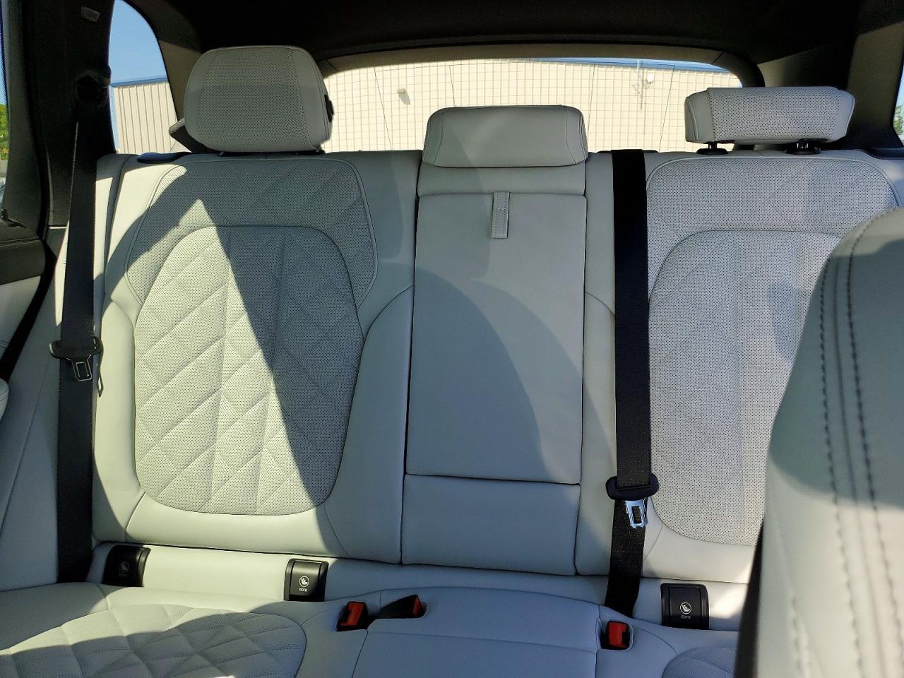 2026 BMW X5 xDrive50E - zdjęcie 10