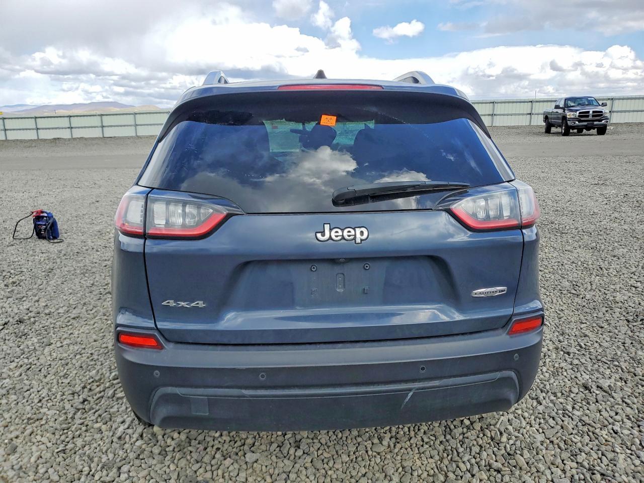 2020 Jeep Cherokee Latitude Plus - zdjęcie 6