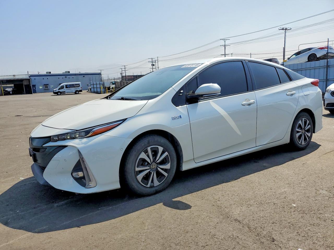 2017 Toyota Prius Prime Advanced - zdjęcie główne