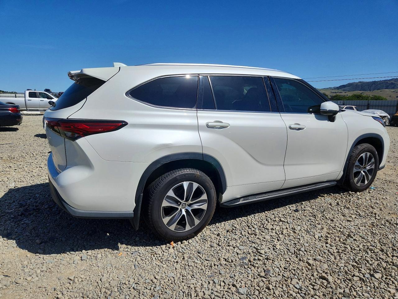 2021 Toyota Highlander Xle - zdjęcie 3