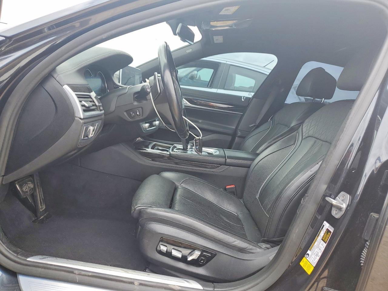 2019 BMW 750 I - zdjęcie 7