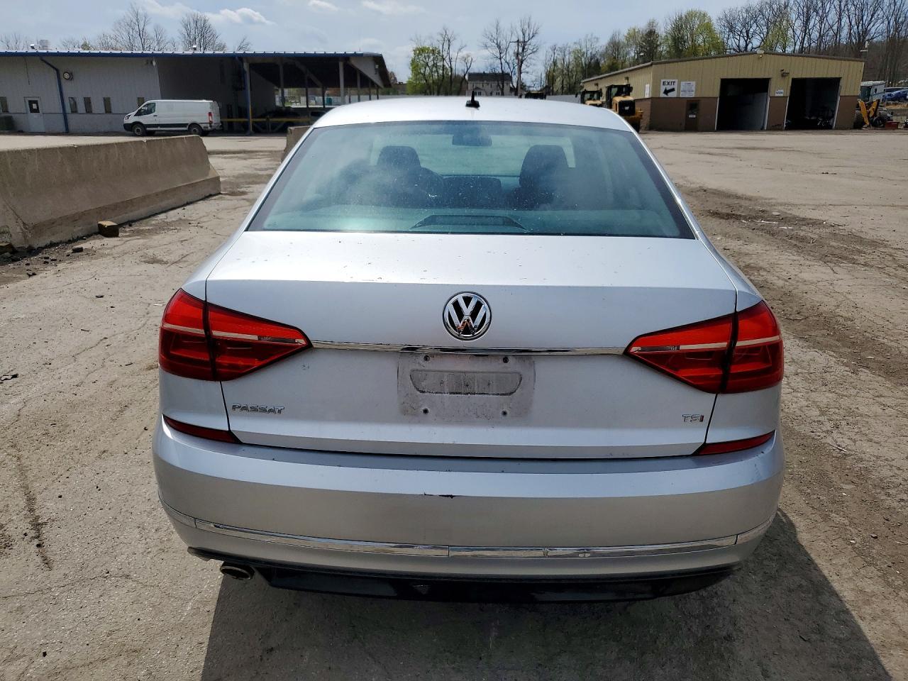 2016 Volkswagen Passat S - zdjęcie 6