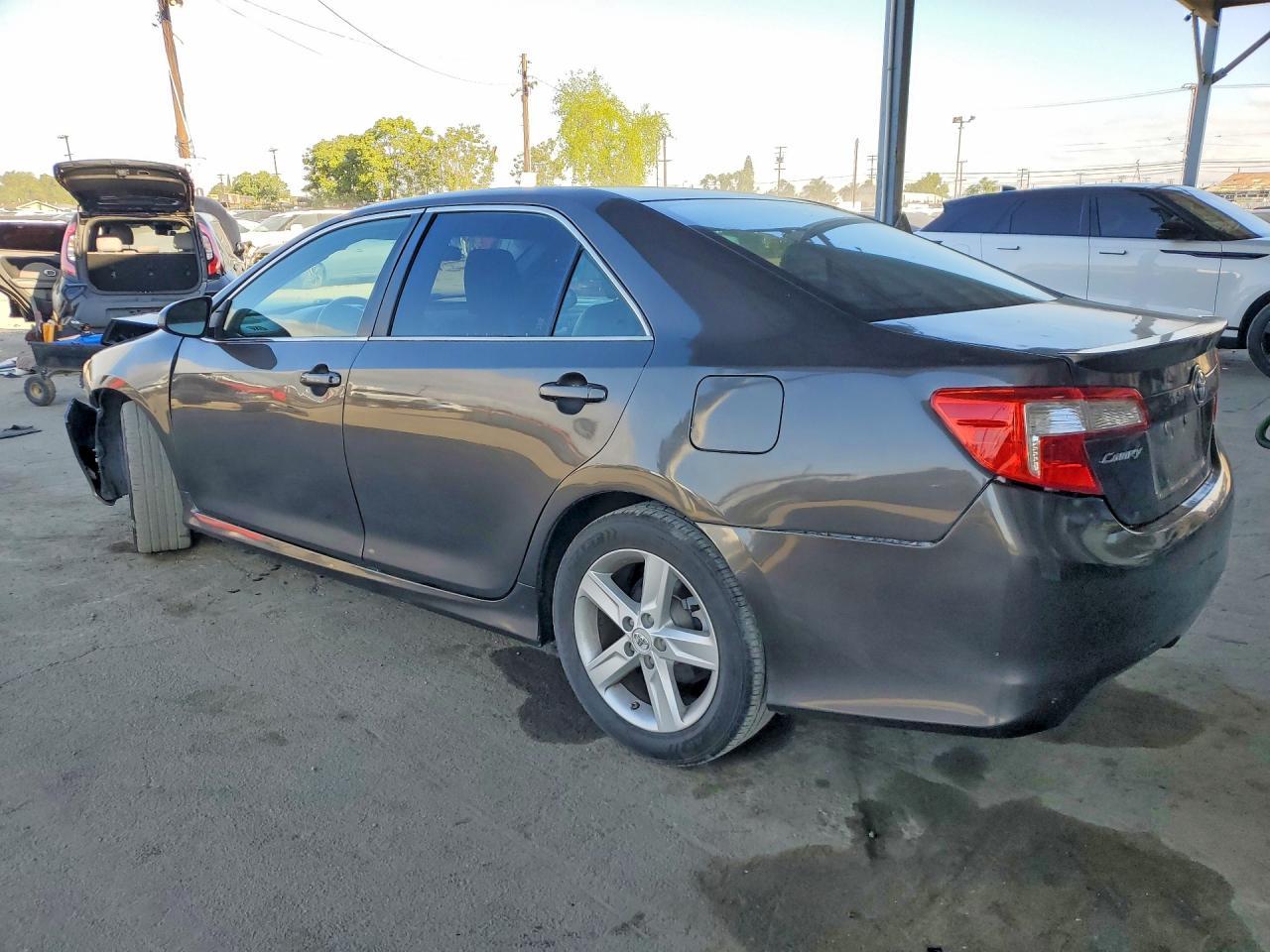 2013 Toyota Camry Se - zdjęcie 2