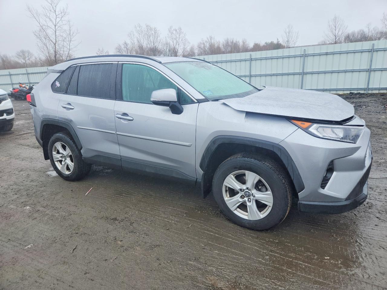 2021 Toyota Rav4 Xle - zdjęcie 4