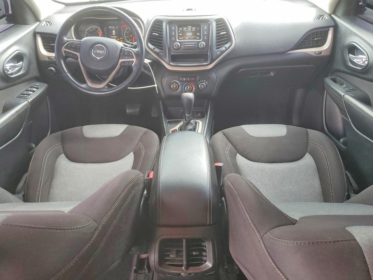2017 Jeep Cherokee Sport - zdjęcie 8