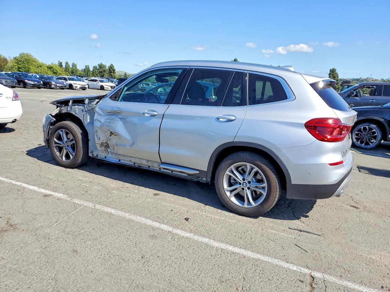 2019 BMW X3 xDrive30I - zdjęcie 2