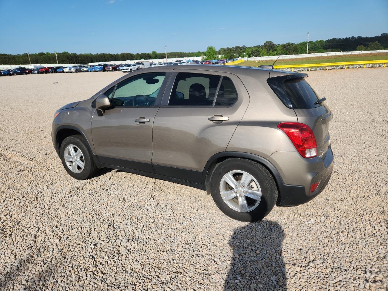 2022 Chevrolet Trax Ls - zdjęcie 2
