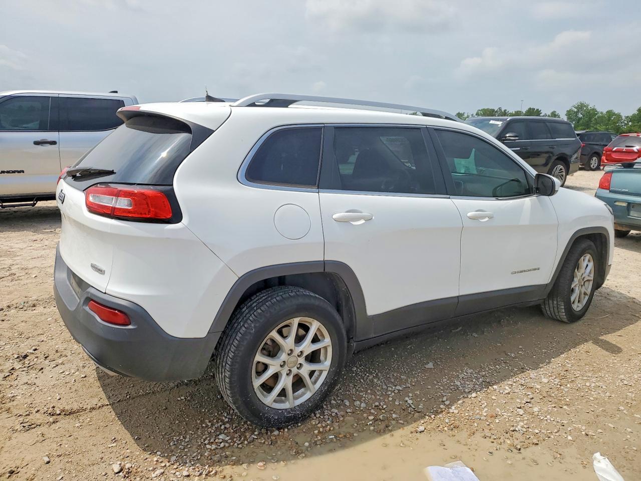 2016 Jeep Cherokee Latitude - zdjęcie 3