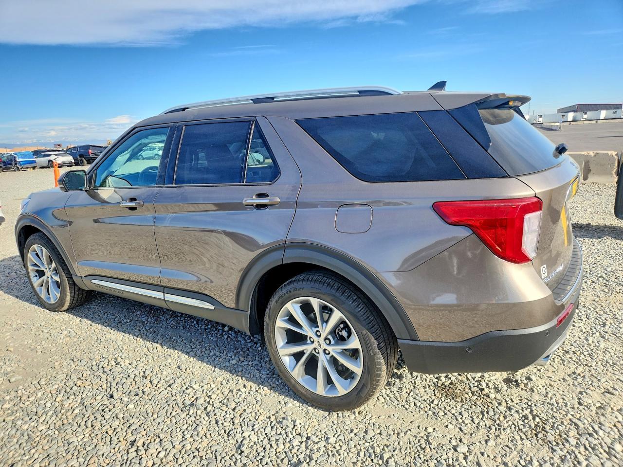 2021 Ford Explorer Platinum - zdjęcie 2
