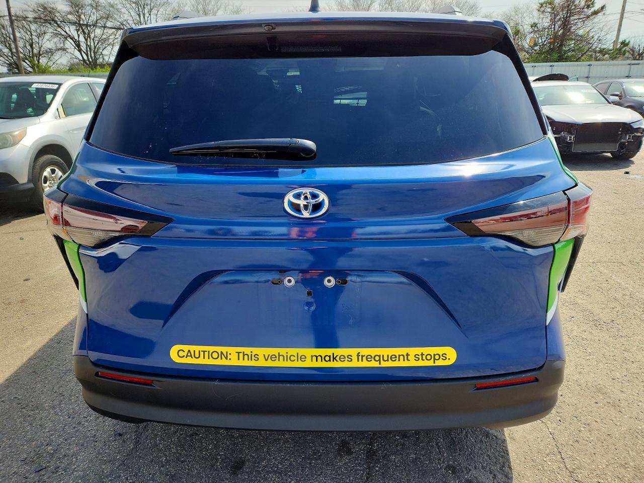 2025 Toyota Sienna Le 8-Passenger - zdjęcie 6