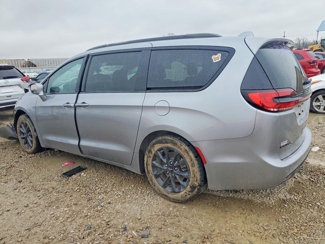 2021 Chrysler Pacifica Touring - zdjęcie 2