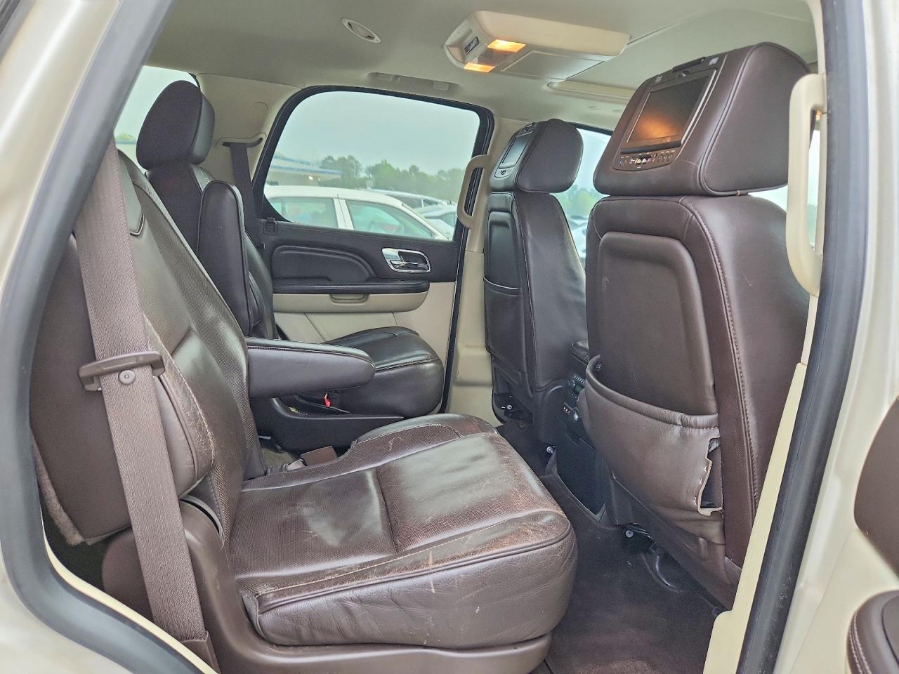 2013 Cadillac Escalade Platinum - zdjęcie 11