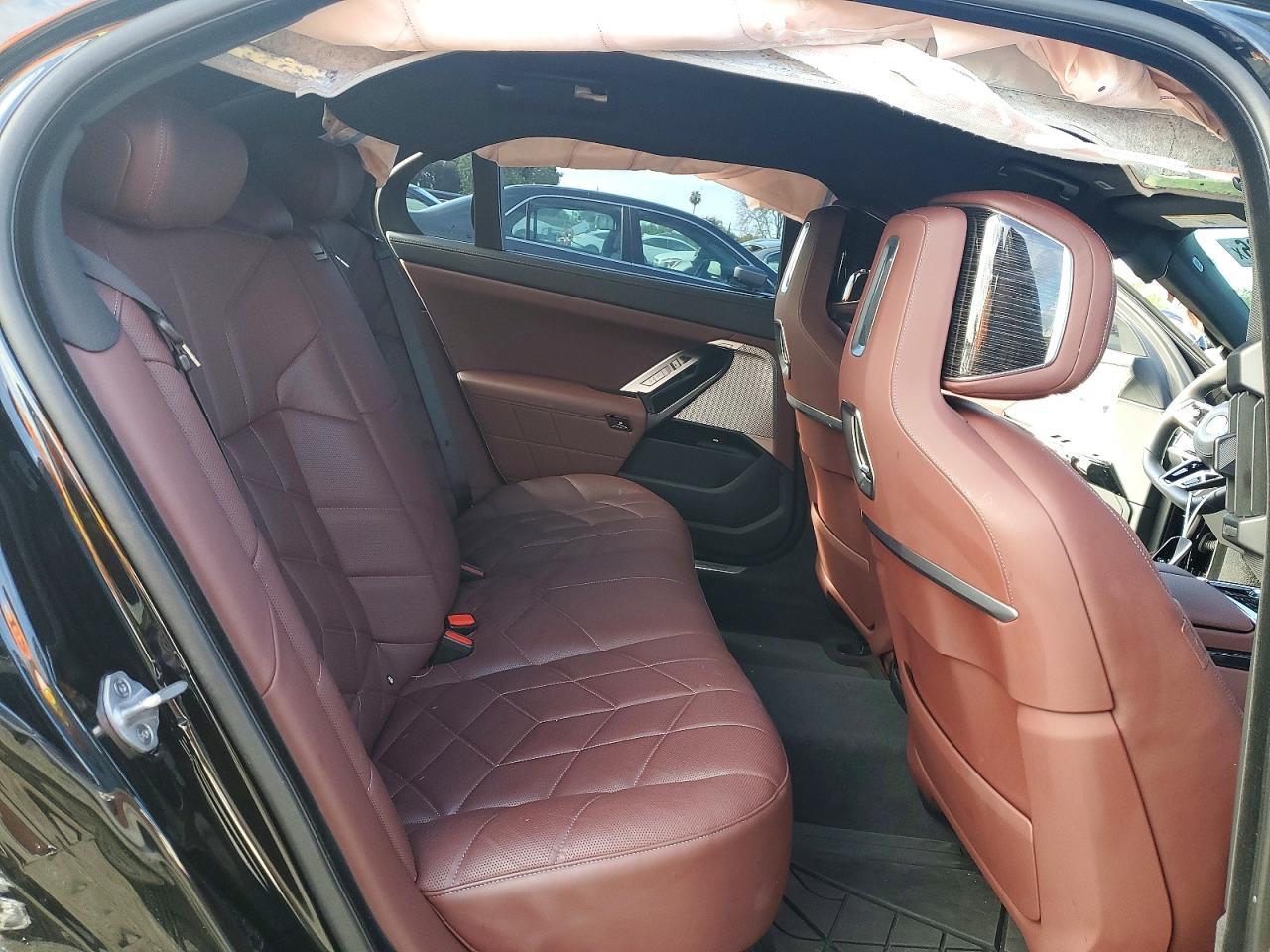 2025 BMW 740 I - zdjęcie 10