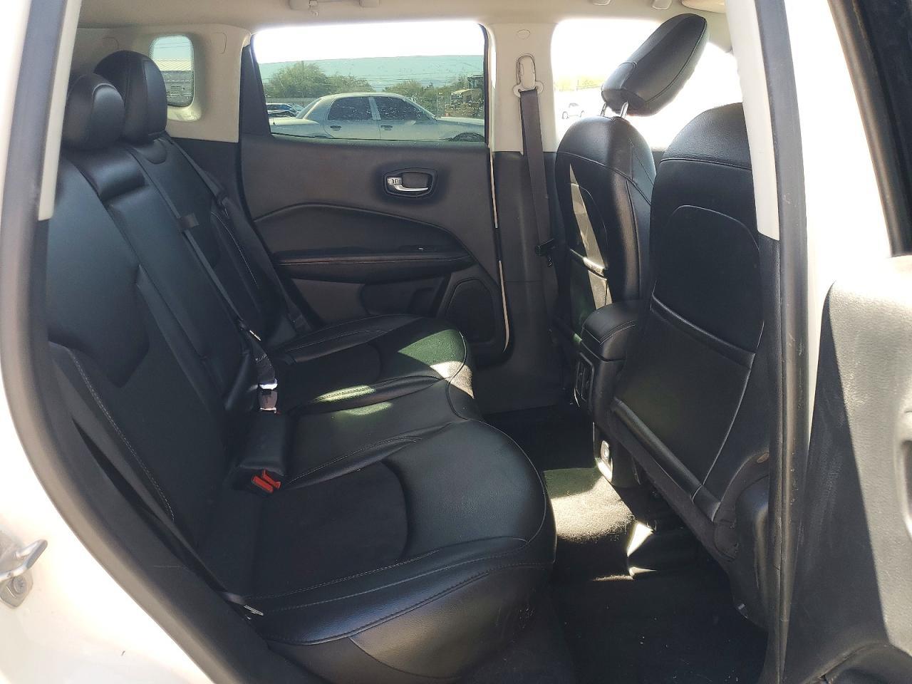 2021 Jeep Compass Latitude - zdjęcie 11