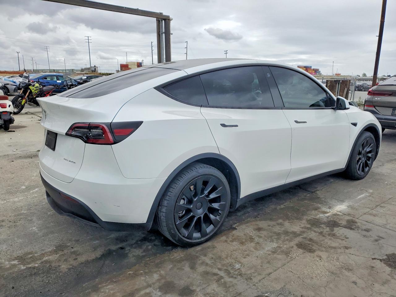 2023 Tesla Model Y - zdjęcie 3