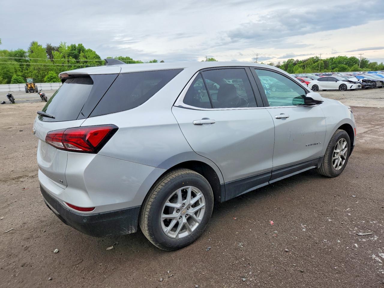 2022 Chevrolet Equinox Lt - zdjęcie 3