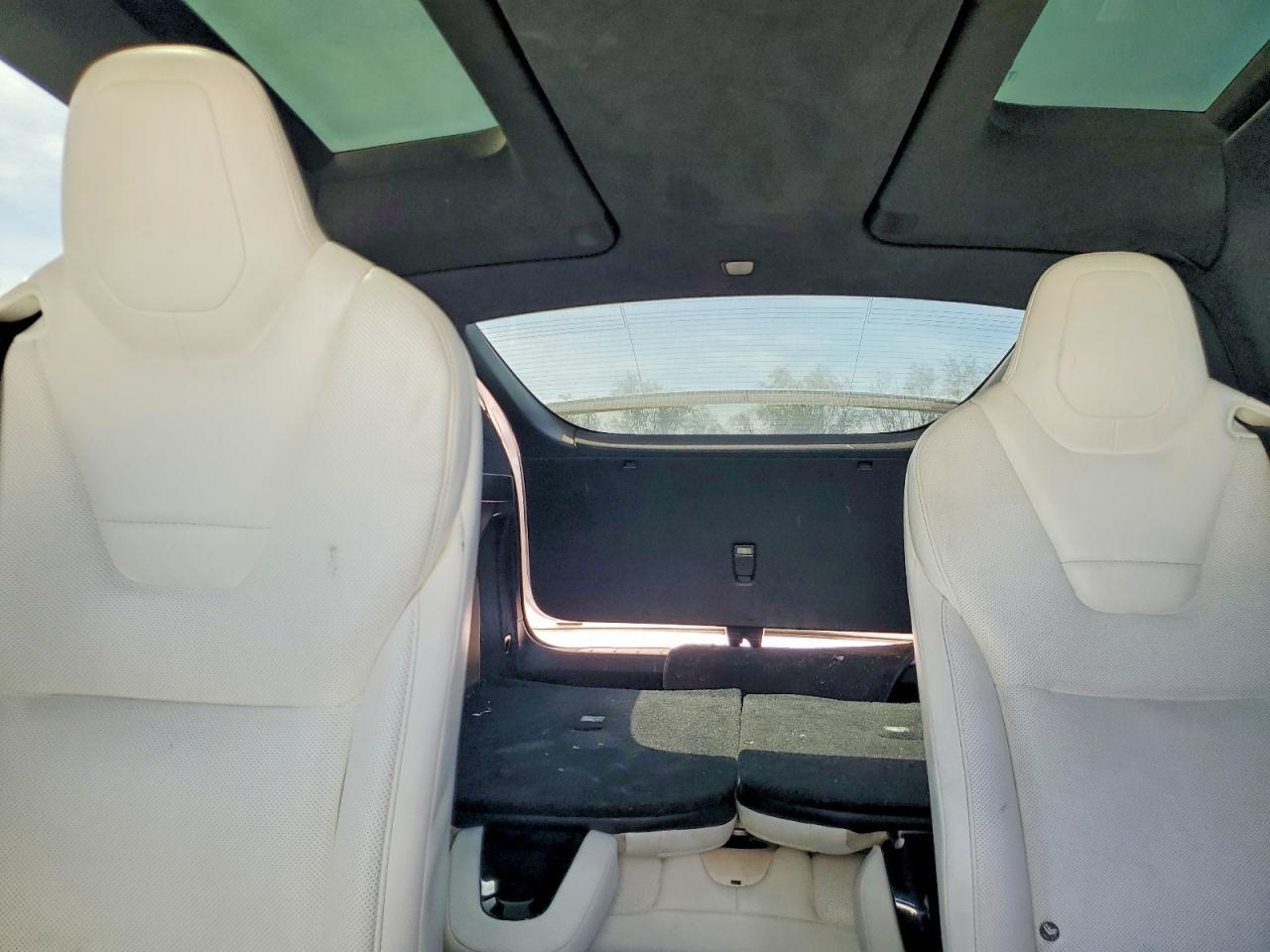 2016 Tesl Model X - zdjęcie 10