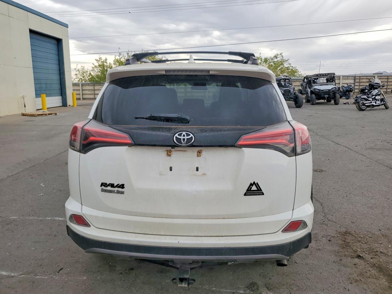 2018 Toyota Rav4 Adventure - zdjęcie 6