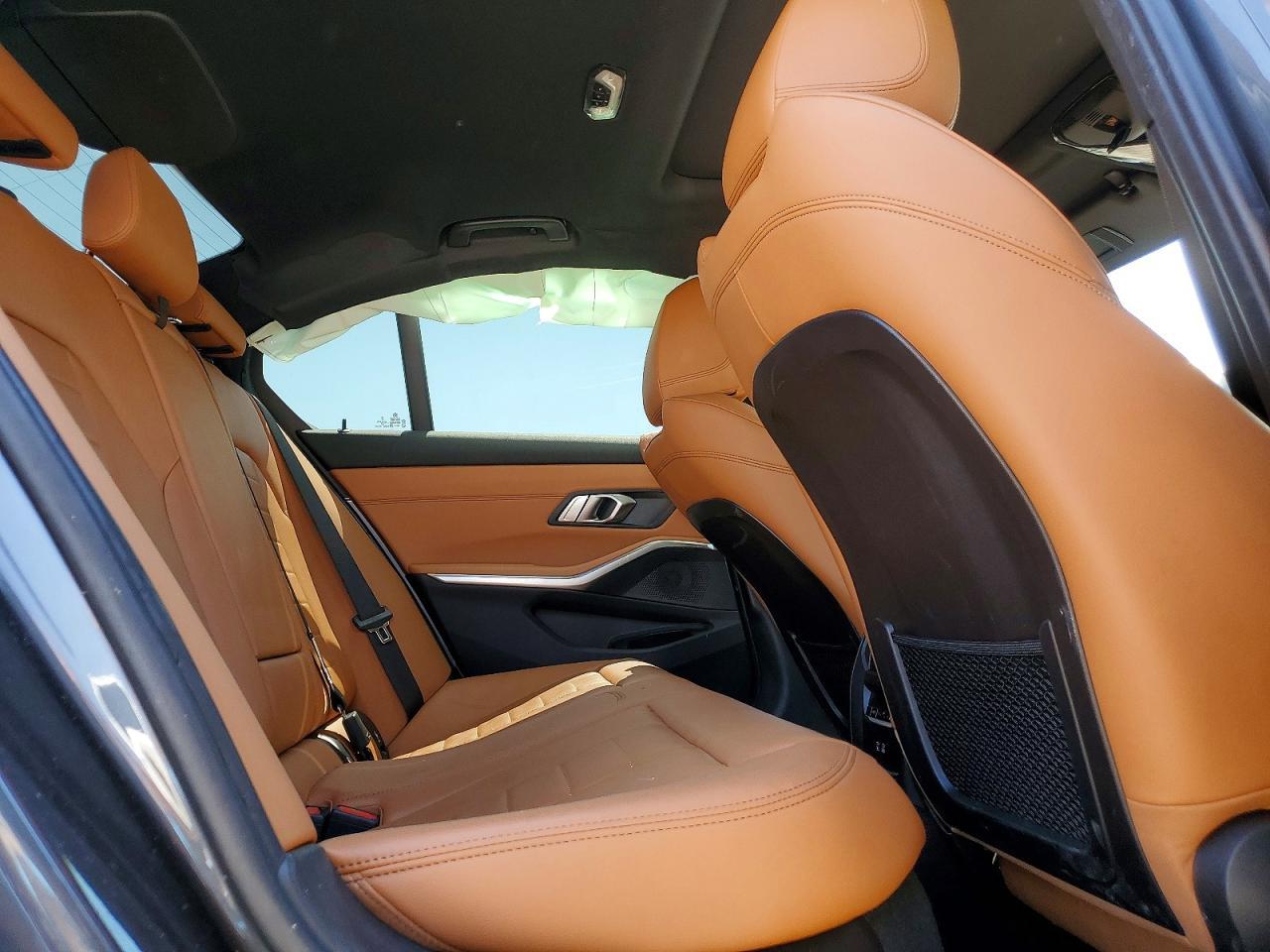 2021 BMW 330Xi - zdjęcie 10